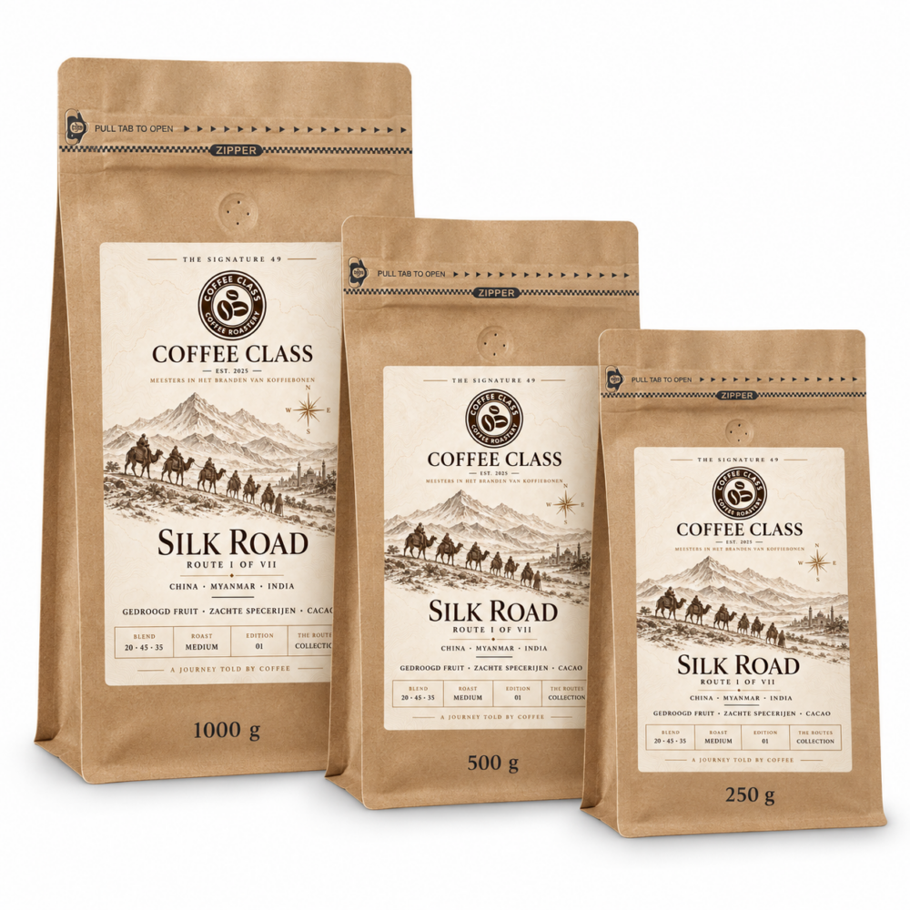 Coffee Class Silk Road koffie in kraft stazakken van 250 g, 500 g en 1000 g op witte achtergrond