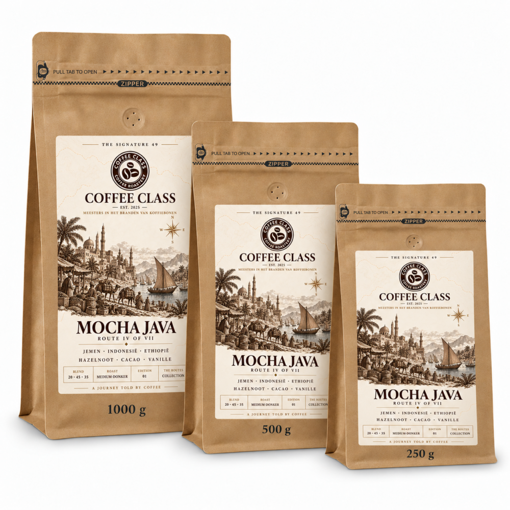 Coffee Class Mocha Java koffie in kraft stazakken van 250 g, 500 g en 1000 g op witte achtergrond